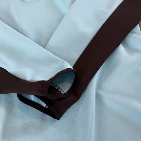 CUTTER & BUCK GOLF QUARTER ZIP - Picture 2 of 9